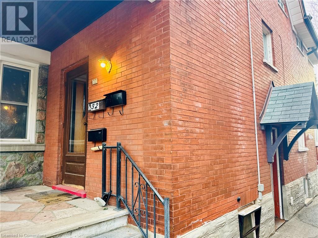 32 SIMEON Street
