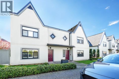 38 889 TOBRUCK AVENUE North Vancouver BC V7P1V9