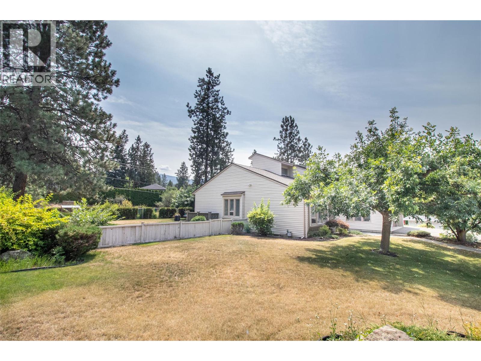 3855 Tillicum Court