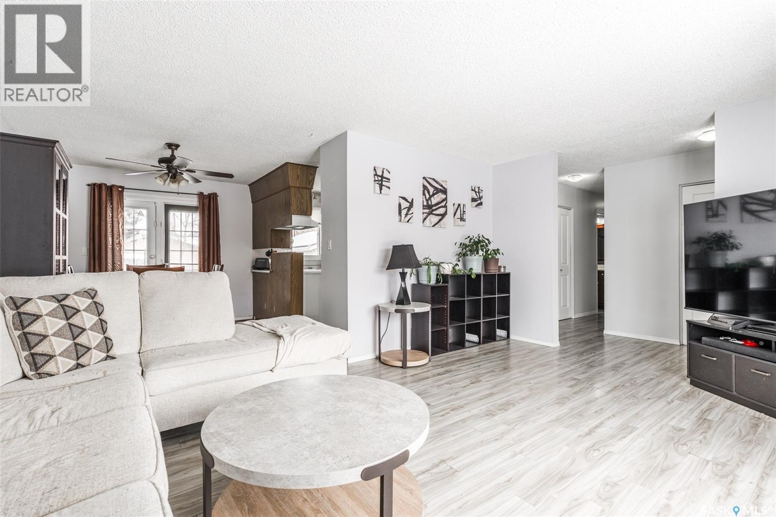 215 Needham CRESCENT