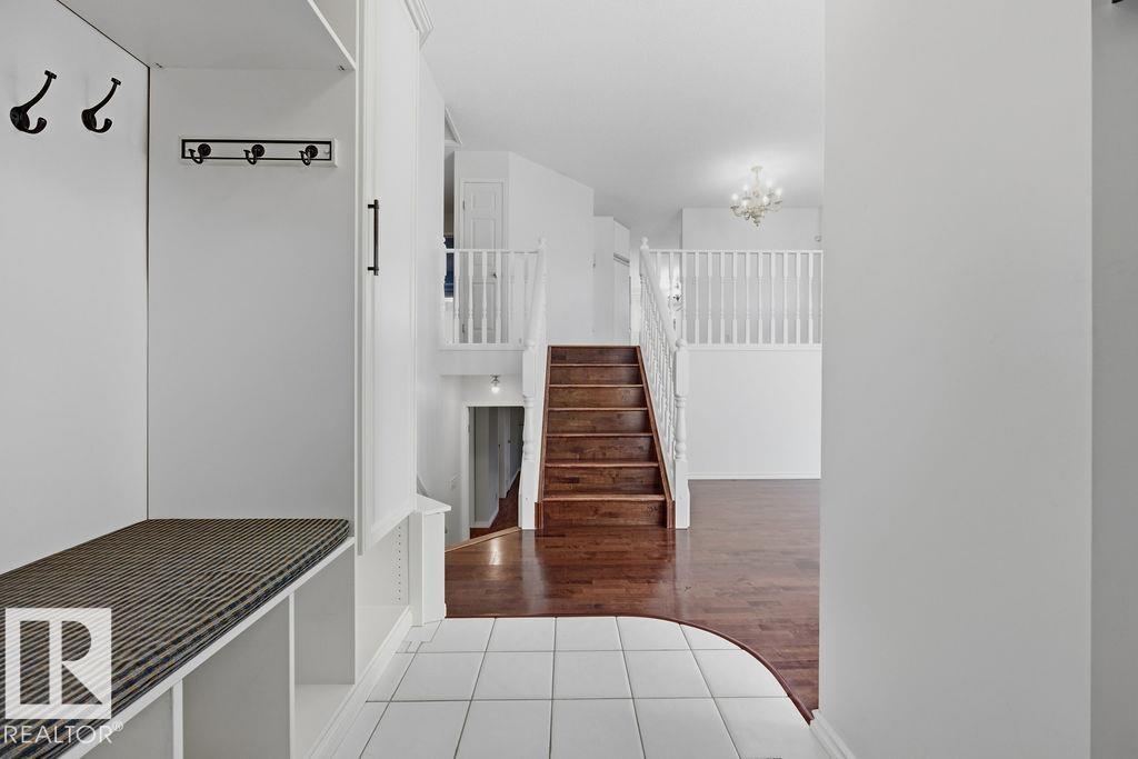 3772 30 ST NW