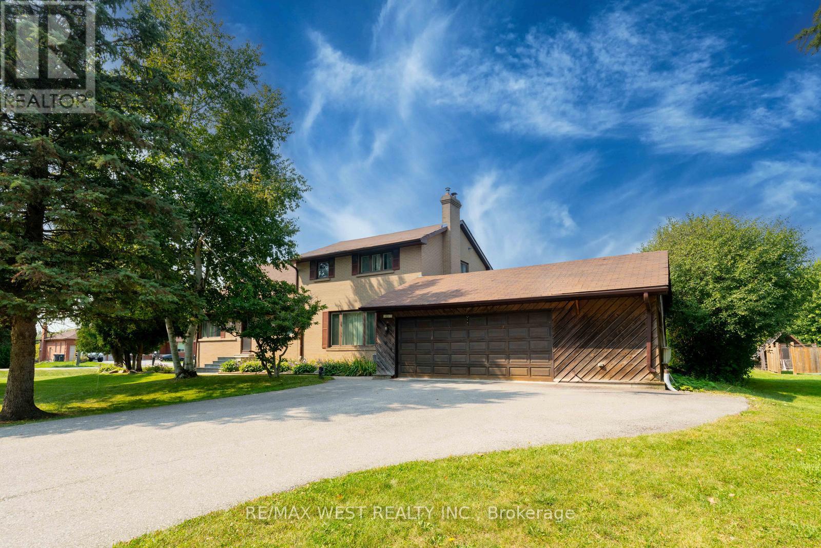 Photo 1 of 35 — 45 MARYSFIELD DRIVE, Brampton (Toronto Gore Rural Estate), ON L6P0J2