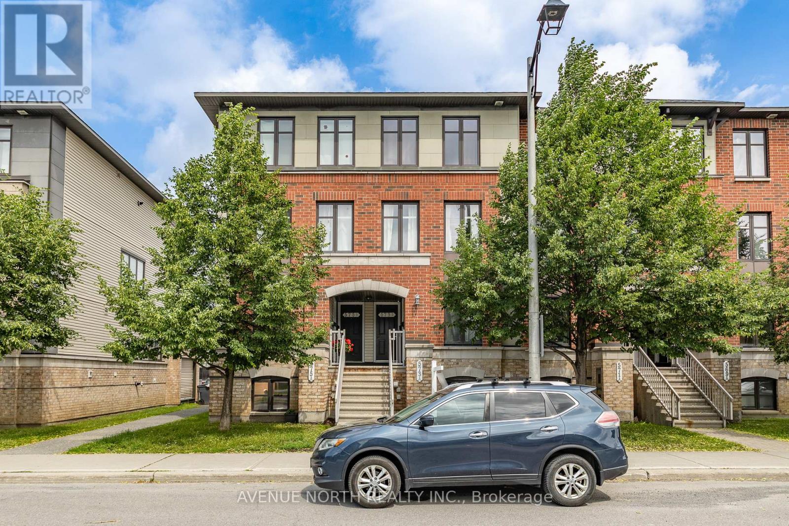 Photo 1 of 50 — 573B CHAPMAN MILLS DRIVE, Ottawa, ON K2J5T2