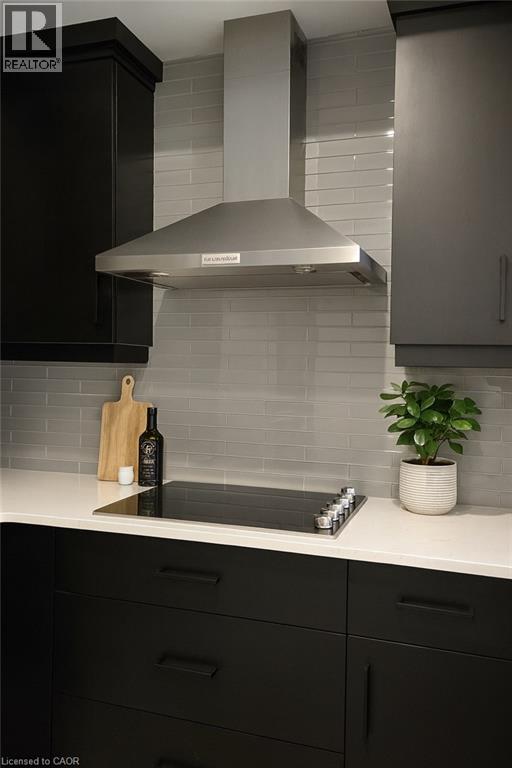 1975 FOUNTAIN GRASS Drive Unit# 202