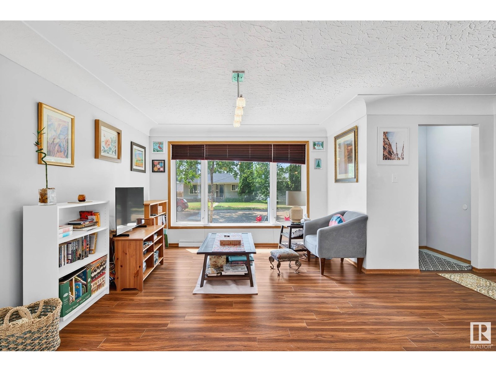 4816 117 AV NW