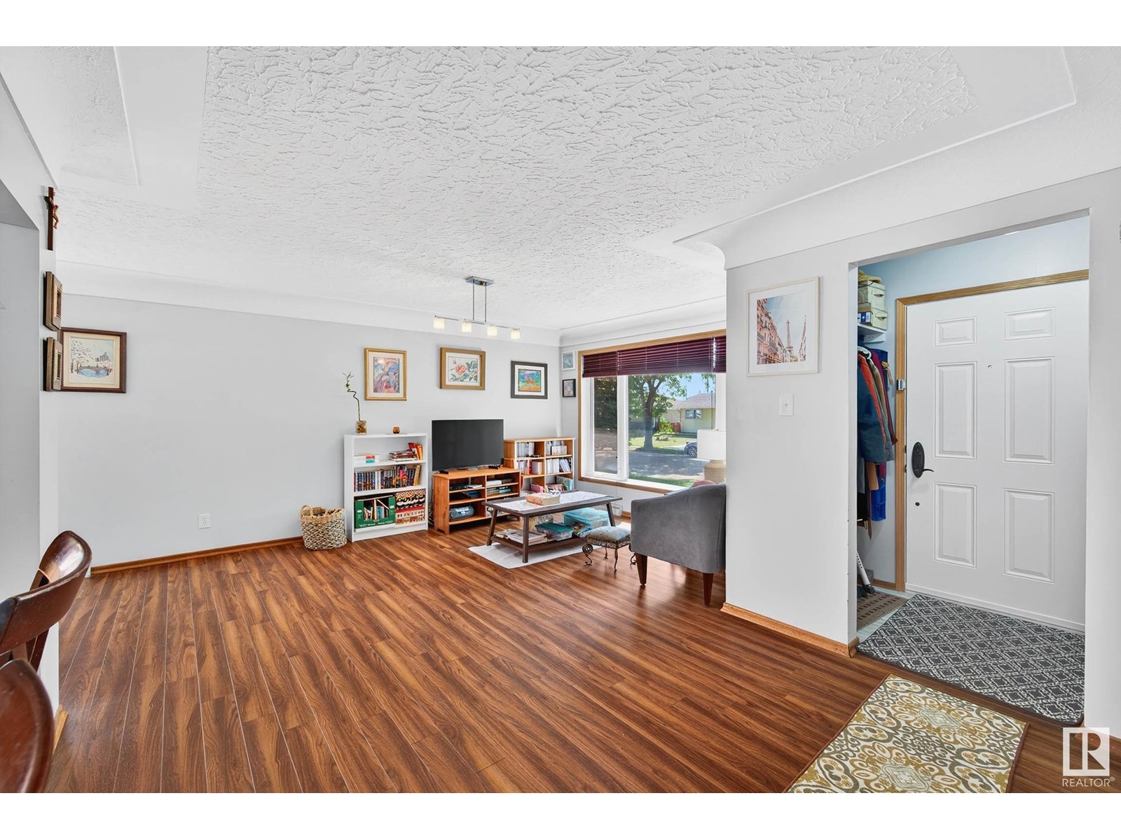 4816 117 AV NW