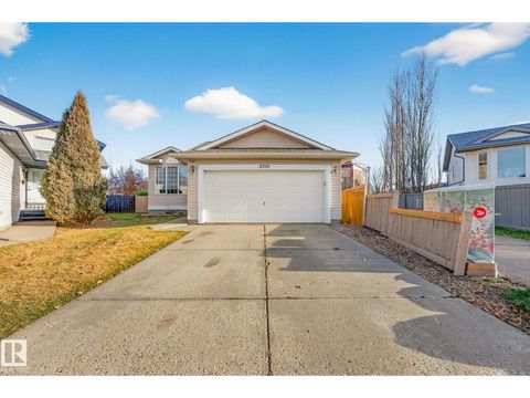 8304 170 AV NW Edmonton AB T5Z3G8