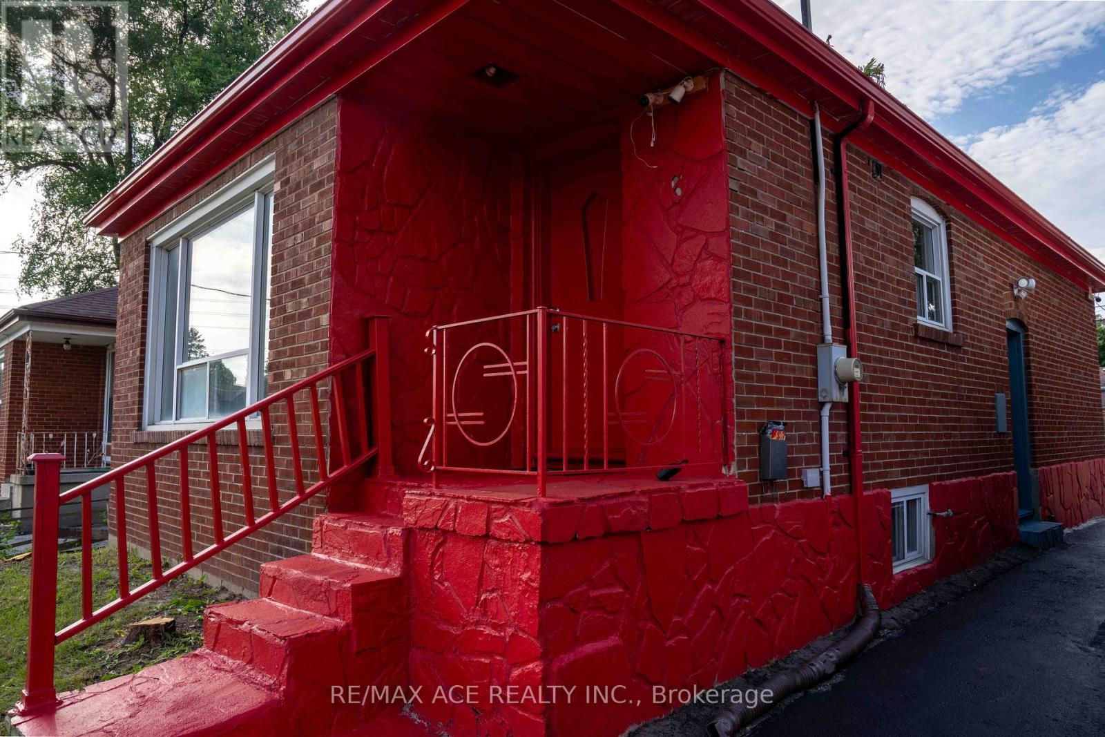 6 SEMINOLE AVENUE