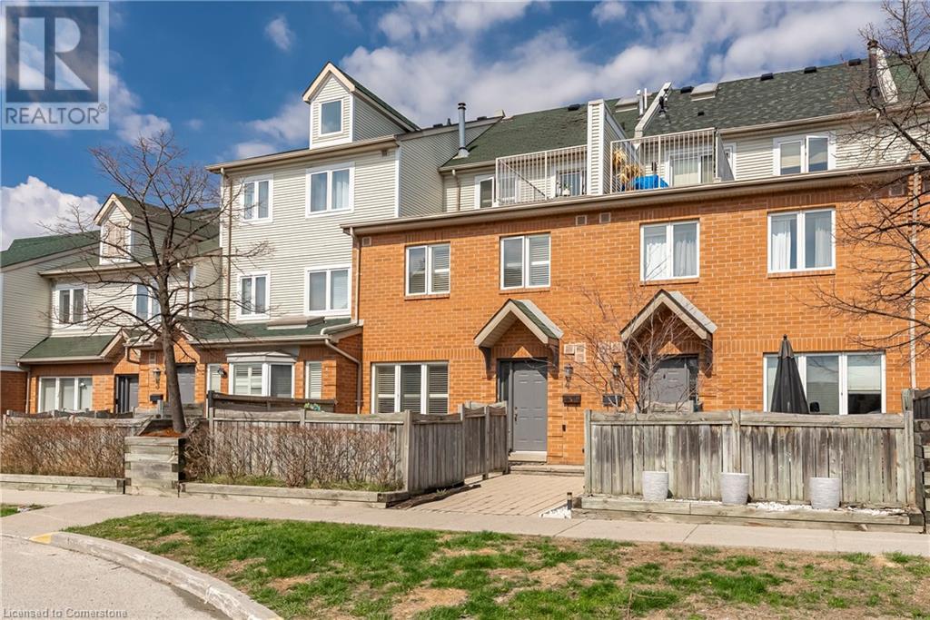1241 PARKWEST Place Unit# 4
