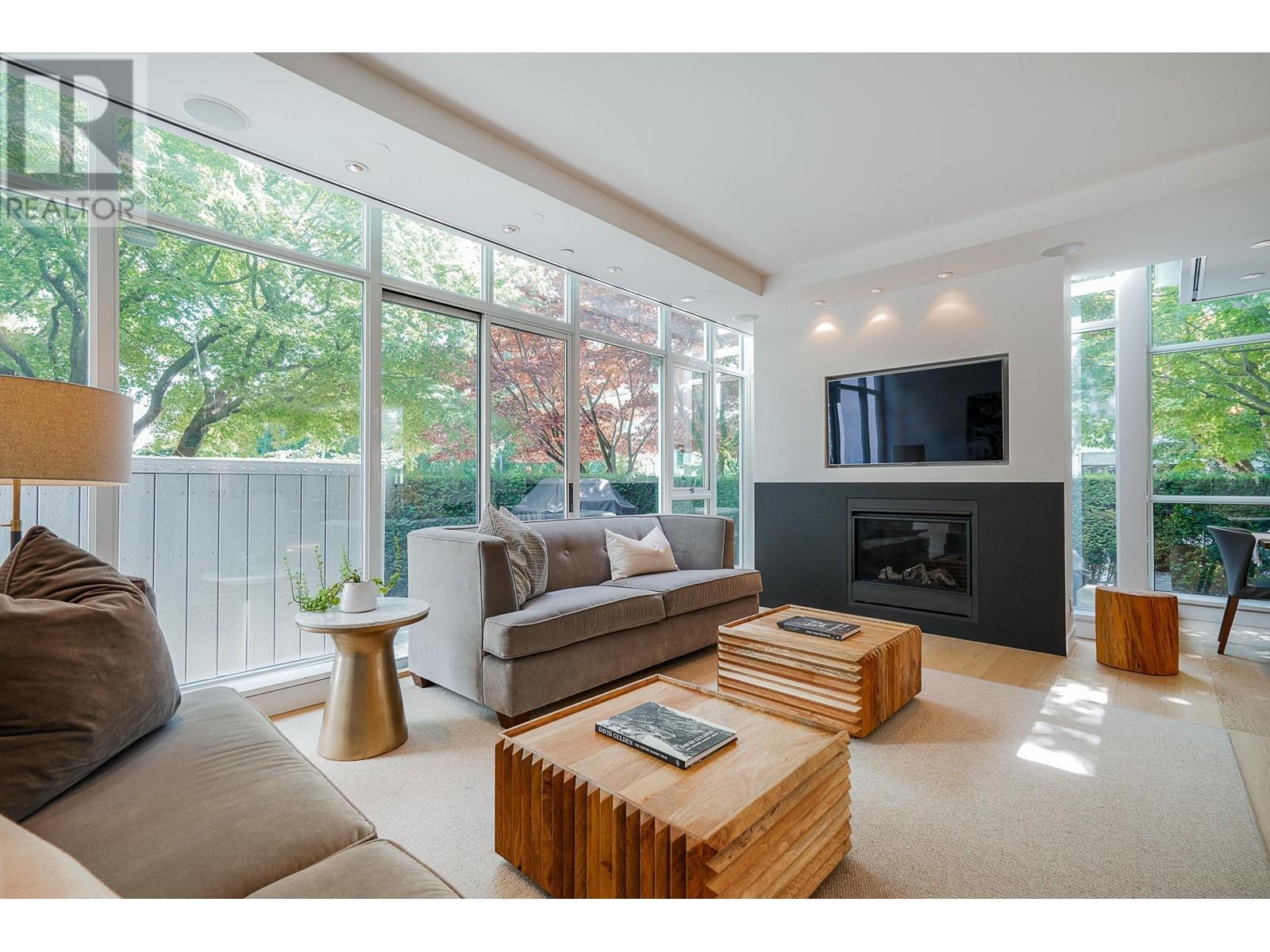403 BEACH CRESCENT