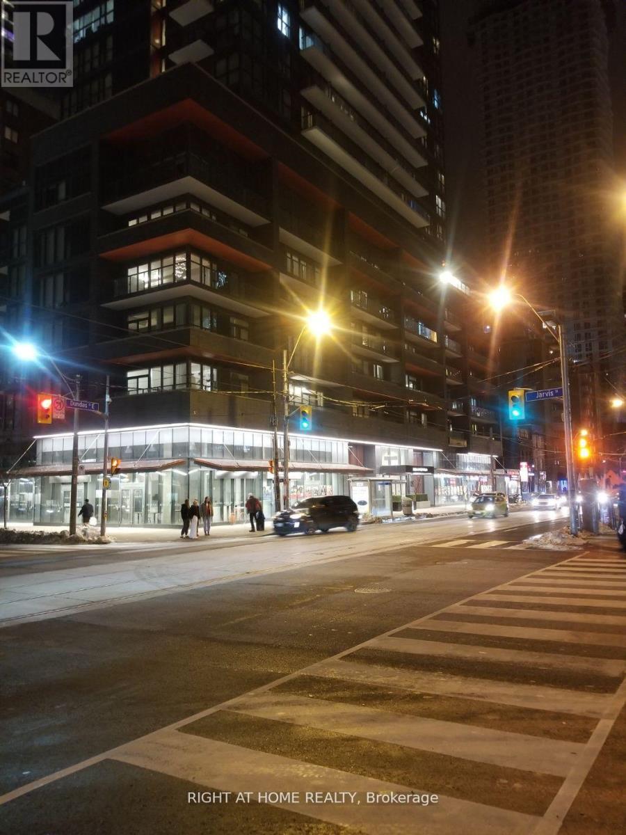 938 - 251 JARVIS STREET