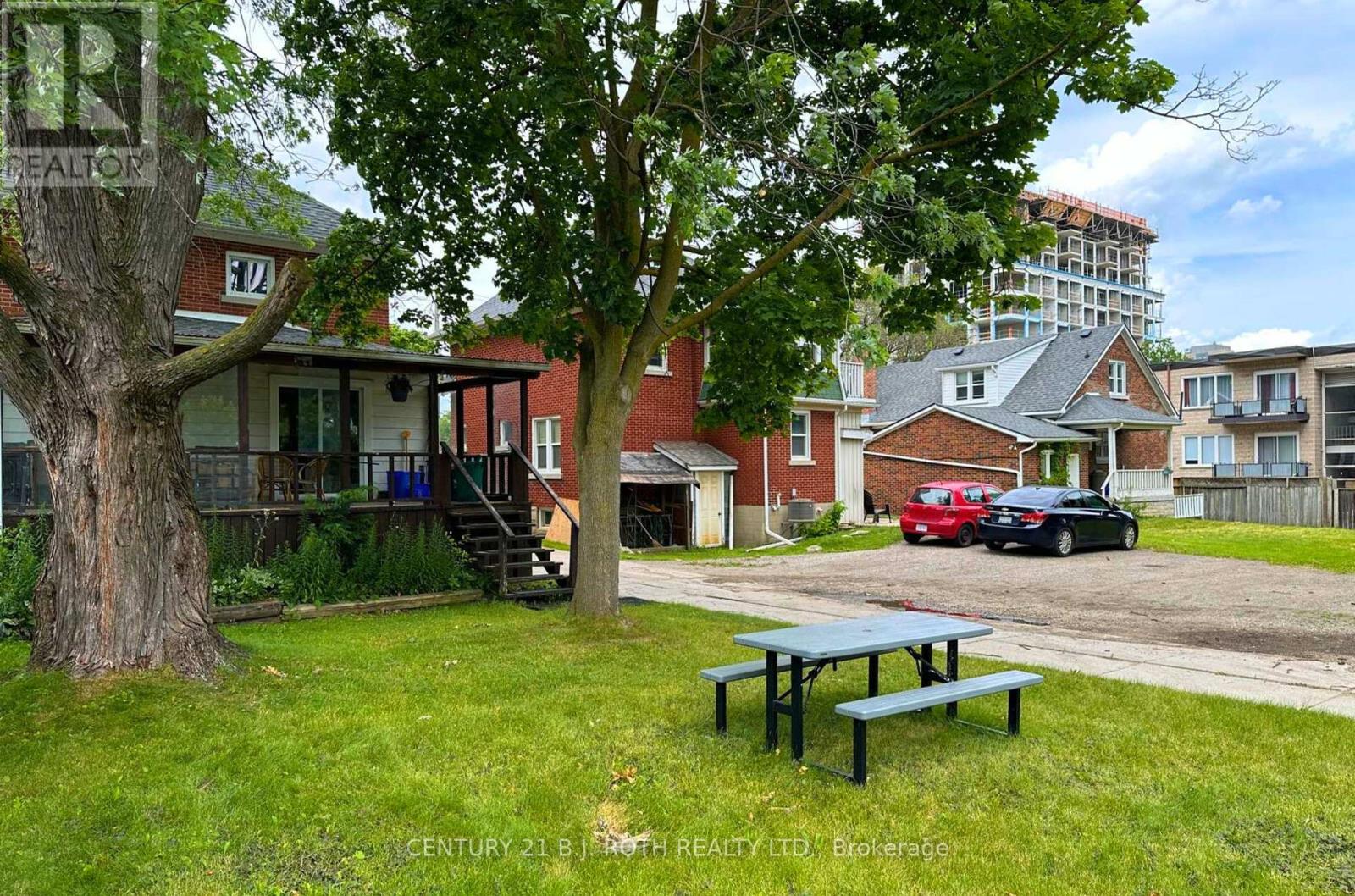 205-209 ERB STREET W