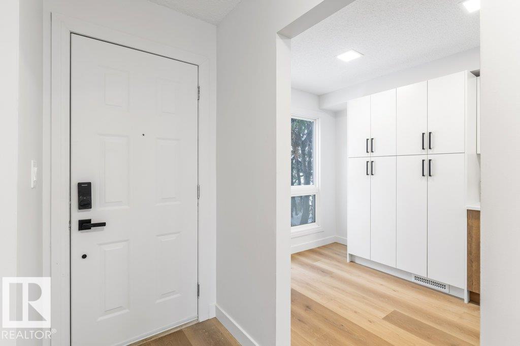 324 Grandin Village