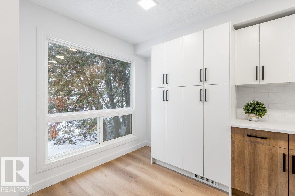 324 Grandin Village