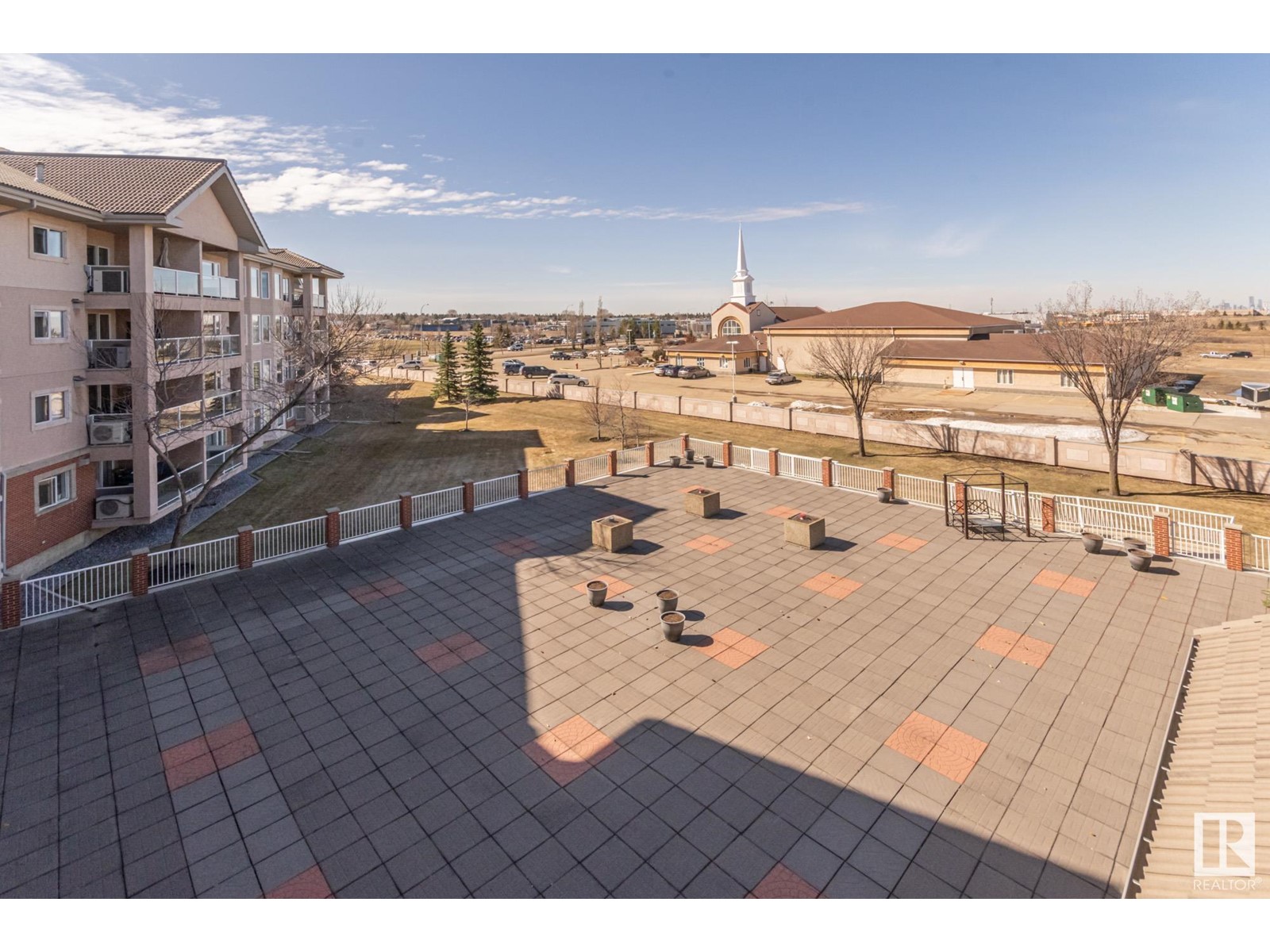 #208 200 BETHEL DR