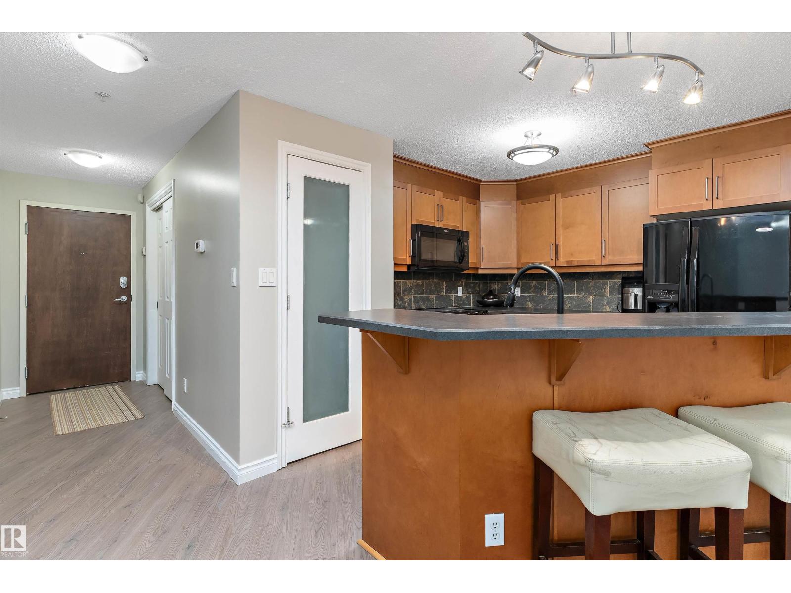 #402 9020 JASPER AV NW