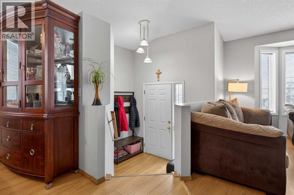 173 Martin Crossing Crescent NE