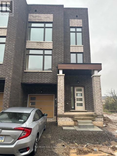 43 QUEENPOST DRIVE Brampton (Credit Valley) ON L6Y6L2