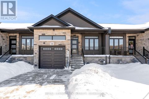 738 CLARENCE STREET Port Colborne (Sugarloaf) ON L3K0A8