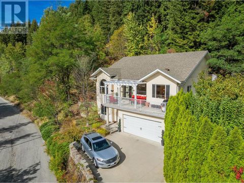 3301 LABURNUM Drive Trail BC V1R2S8