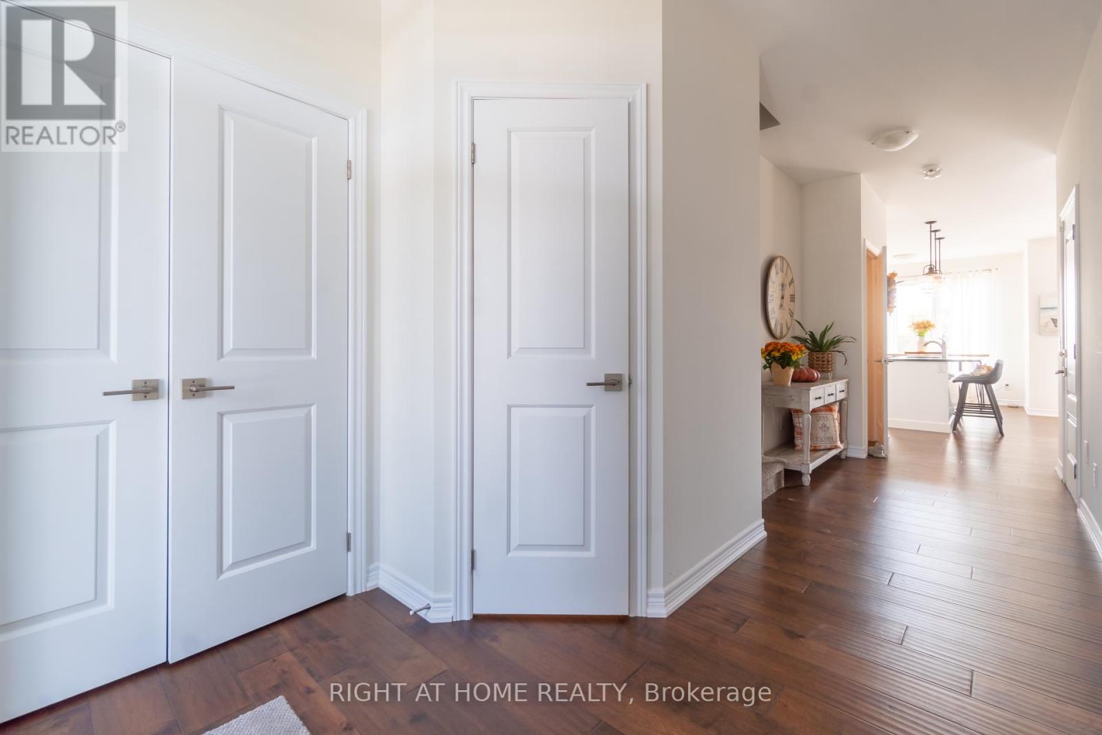 21 LAMB CRESCENT