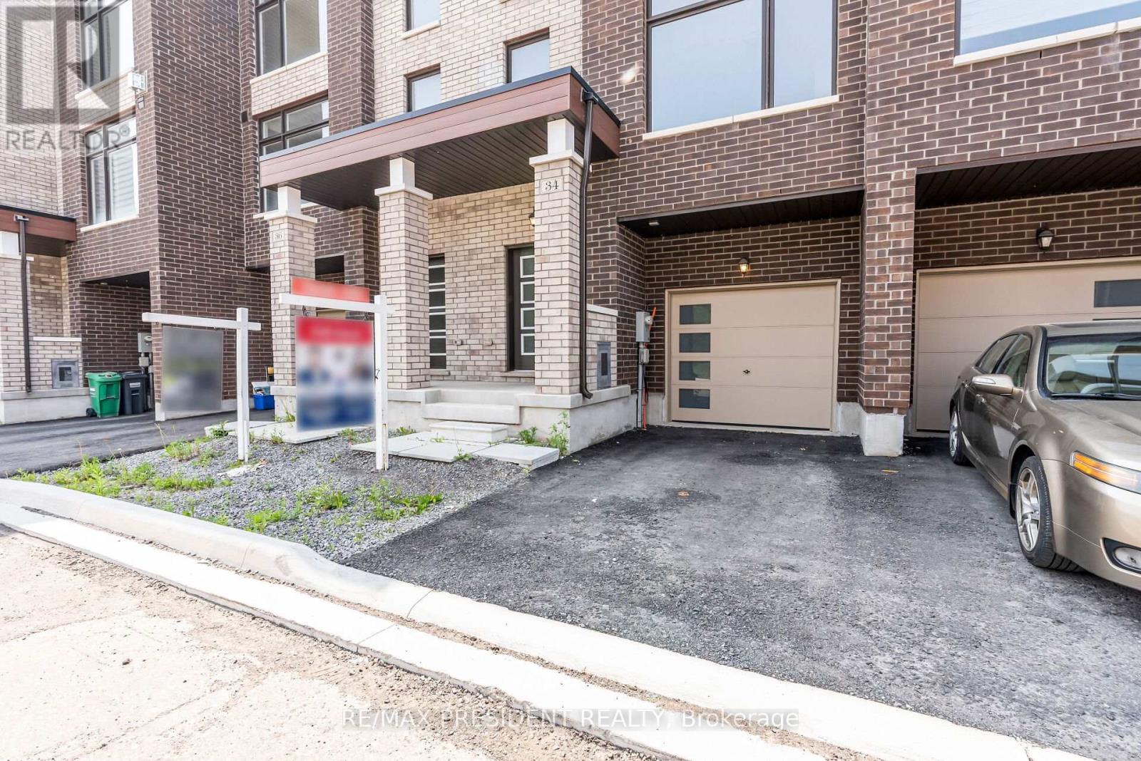 34 QUEENPOST DRIVE E