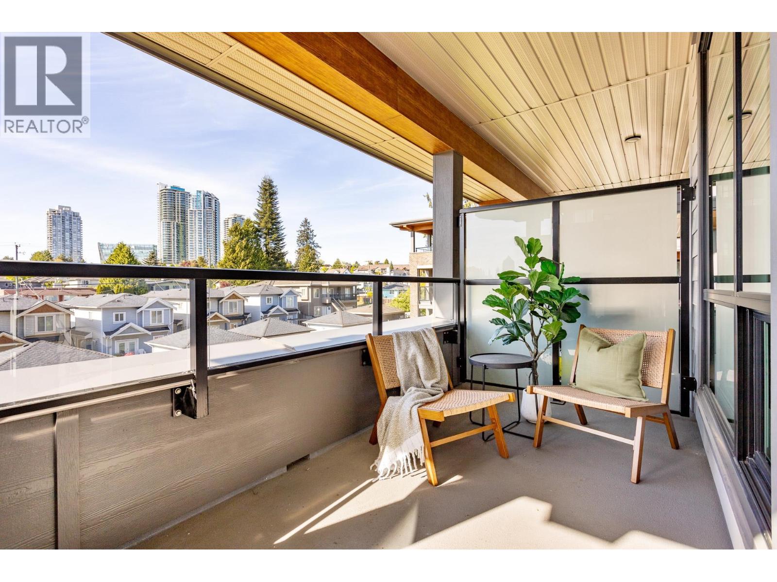 321 7599 15TH STREET