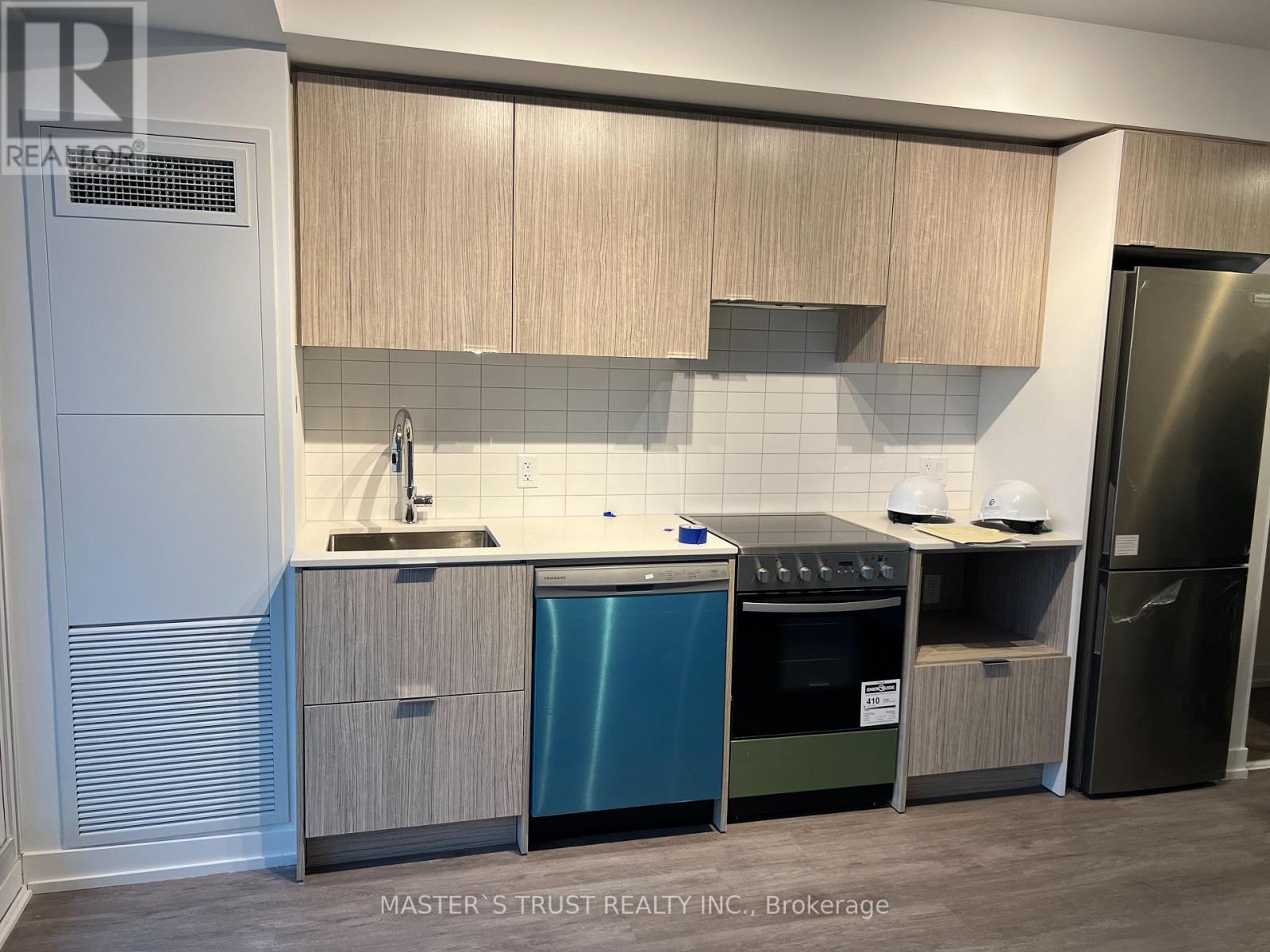 2609 - 395 BLOOR STREET E