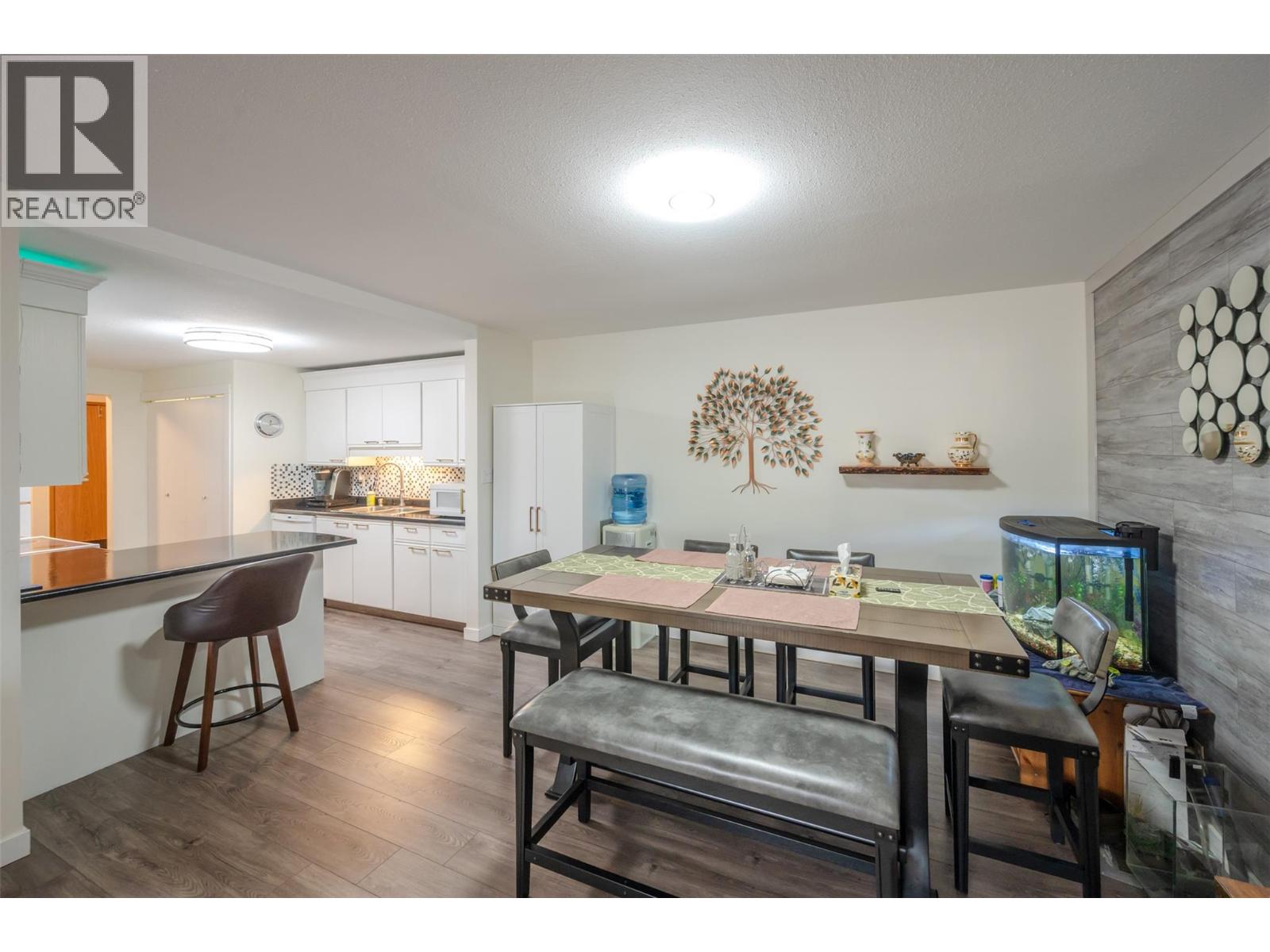 272 GREEN Avenue Unit# 306