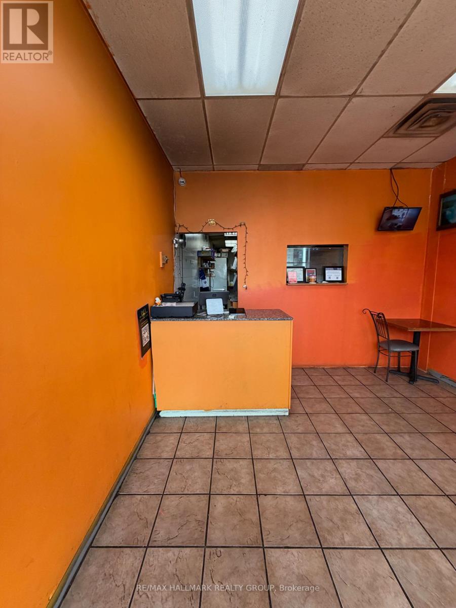 8154 JEANNE DARC BOULEVARD