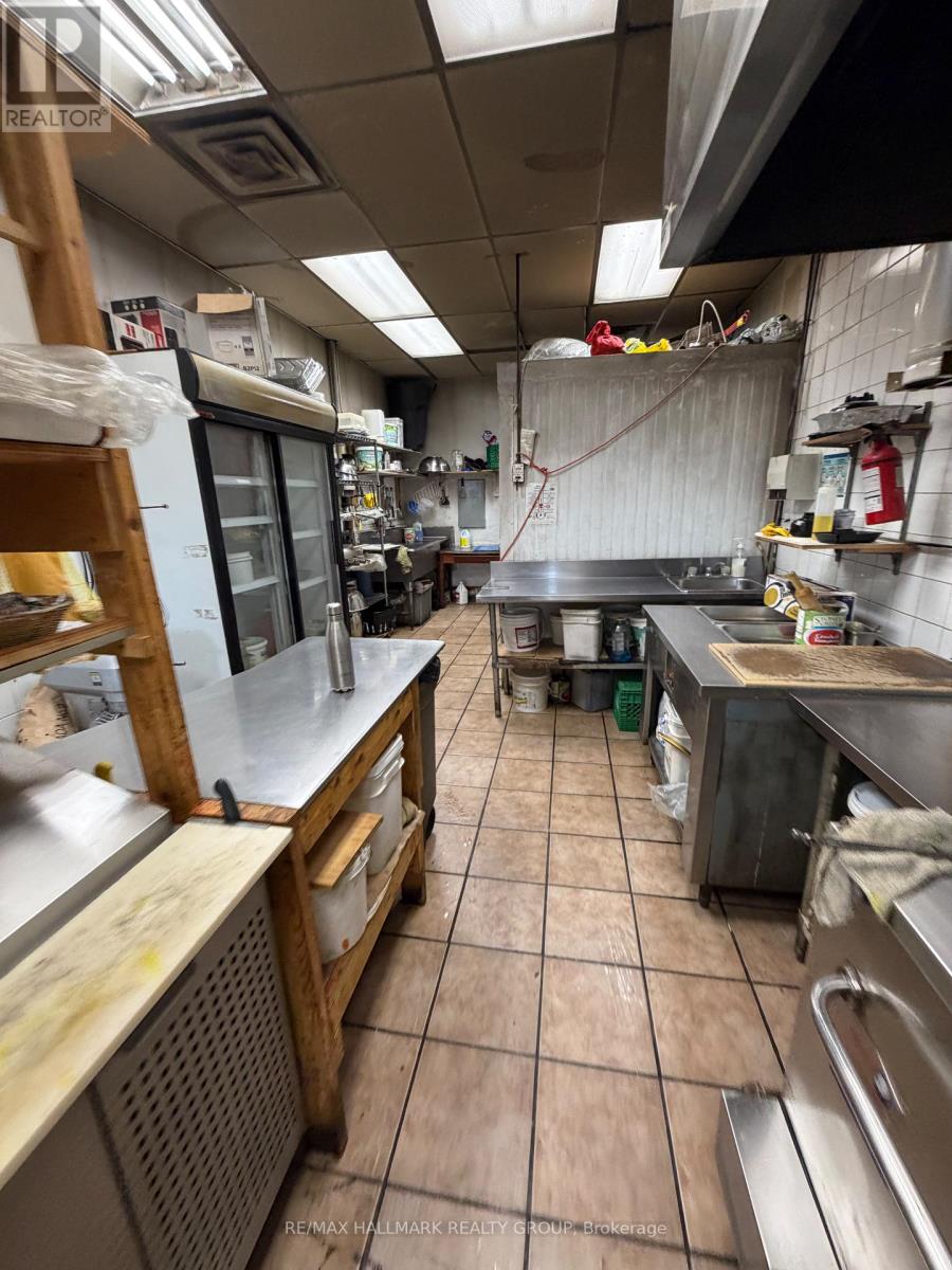 8154 JEANNE DARC BOULEVARD