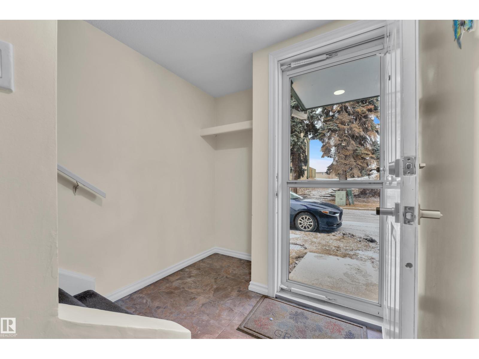 896 ABBOTTSFIELD RD NW NW