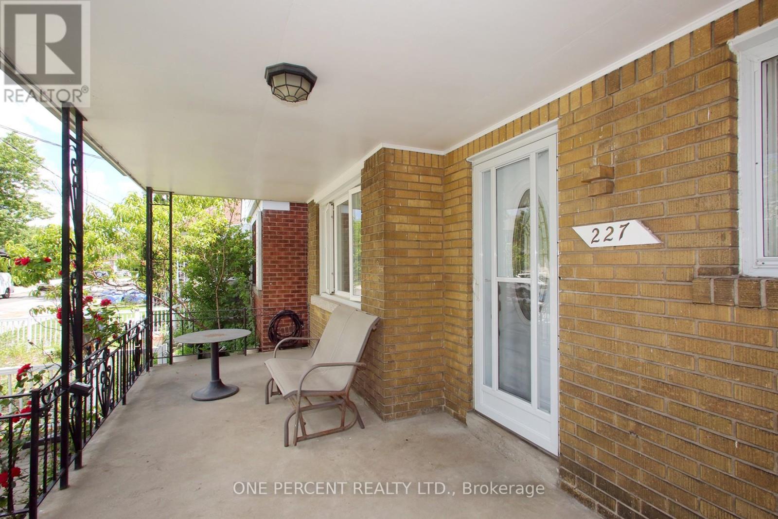 227 LIVINGSTONE AVENUE