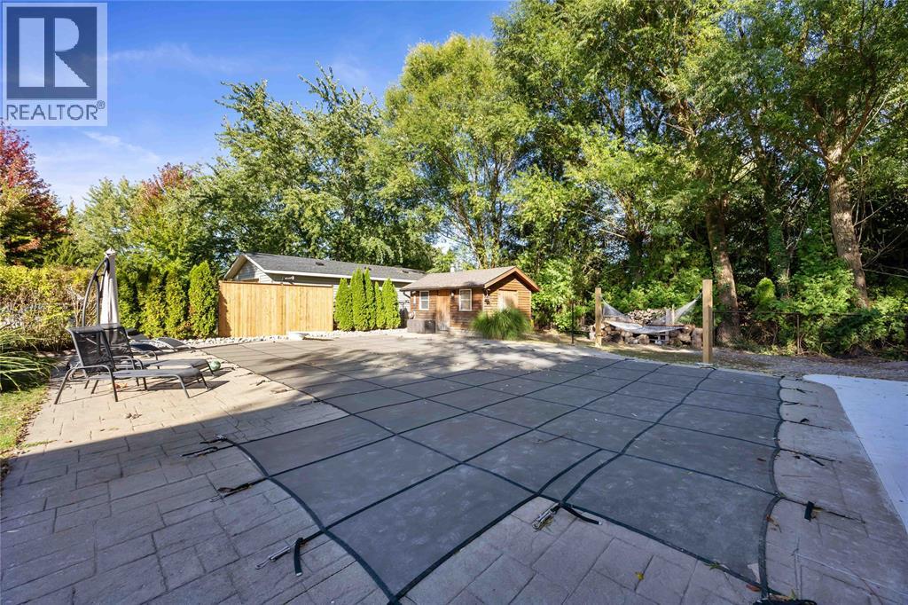756 ST CLAIR PARKWAY