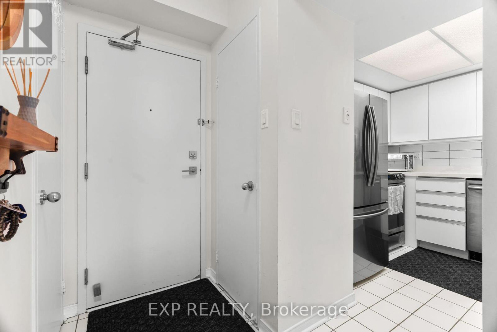 706 - 75 KING STREET E