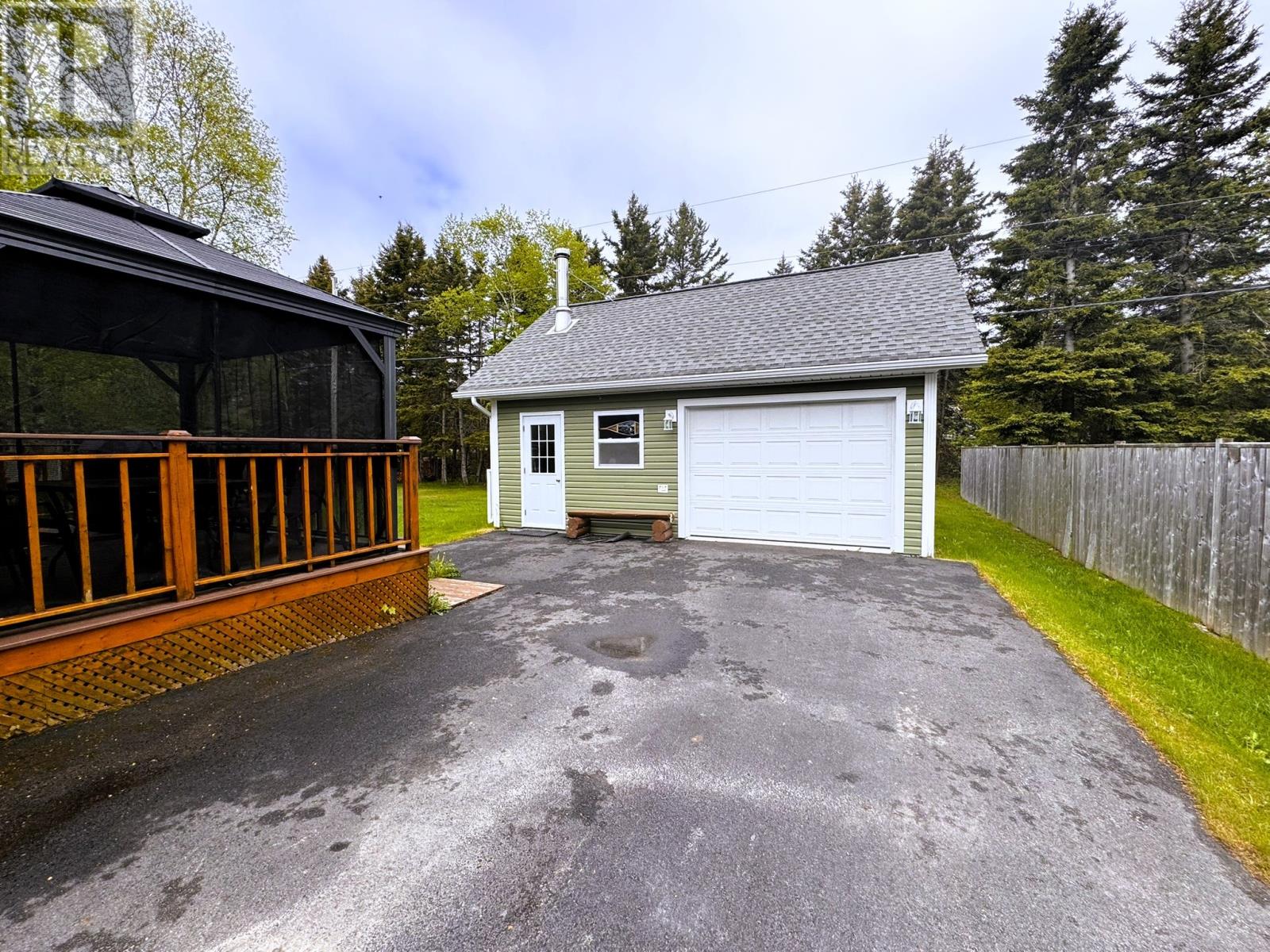 20 Elmwood Crescent
