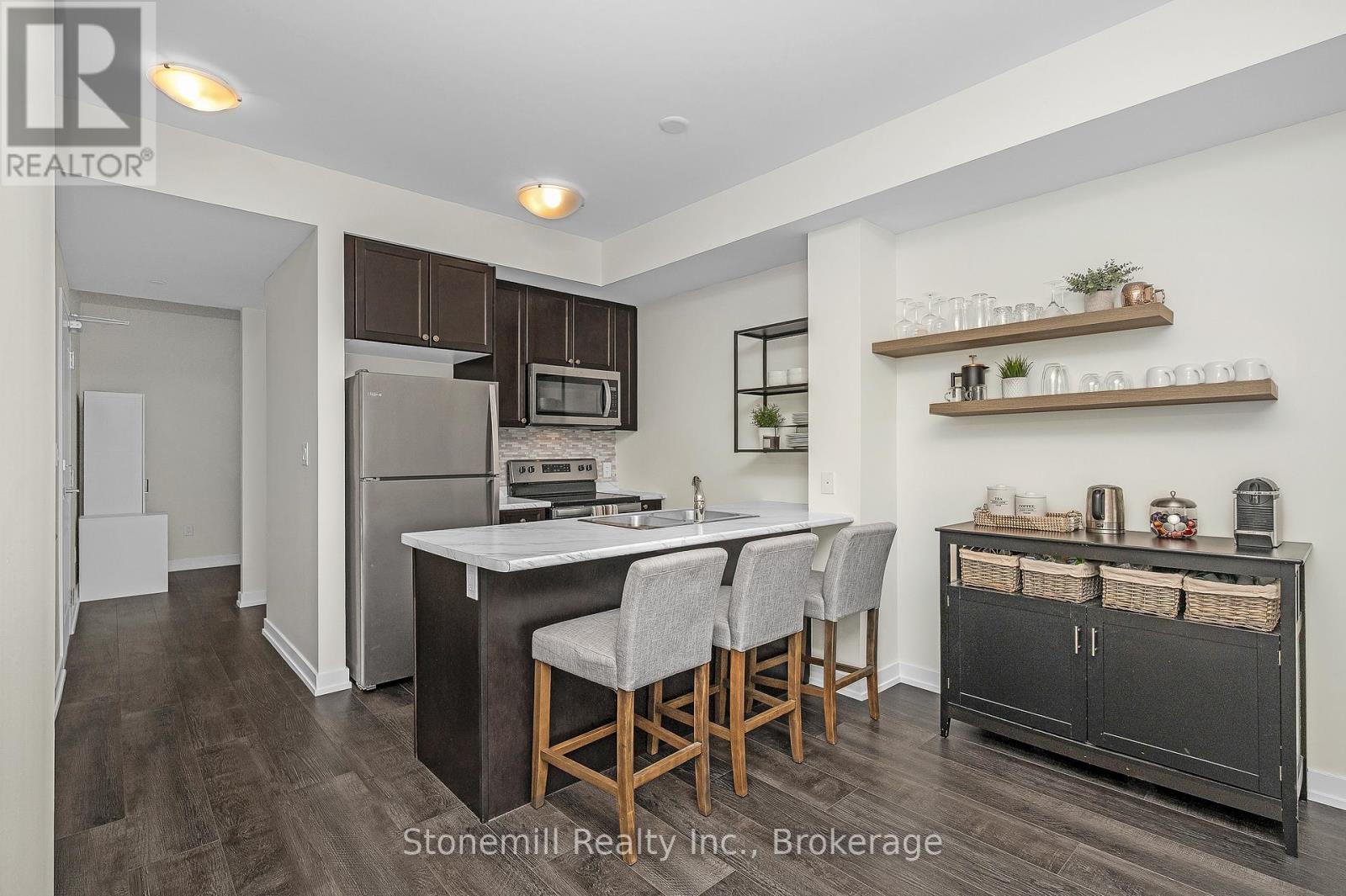 701 - 450 DUNDAS STREET E