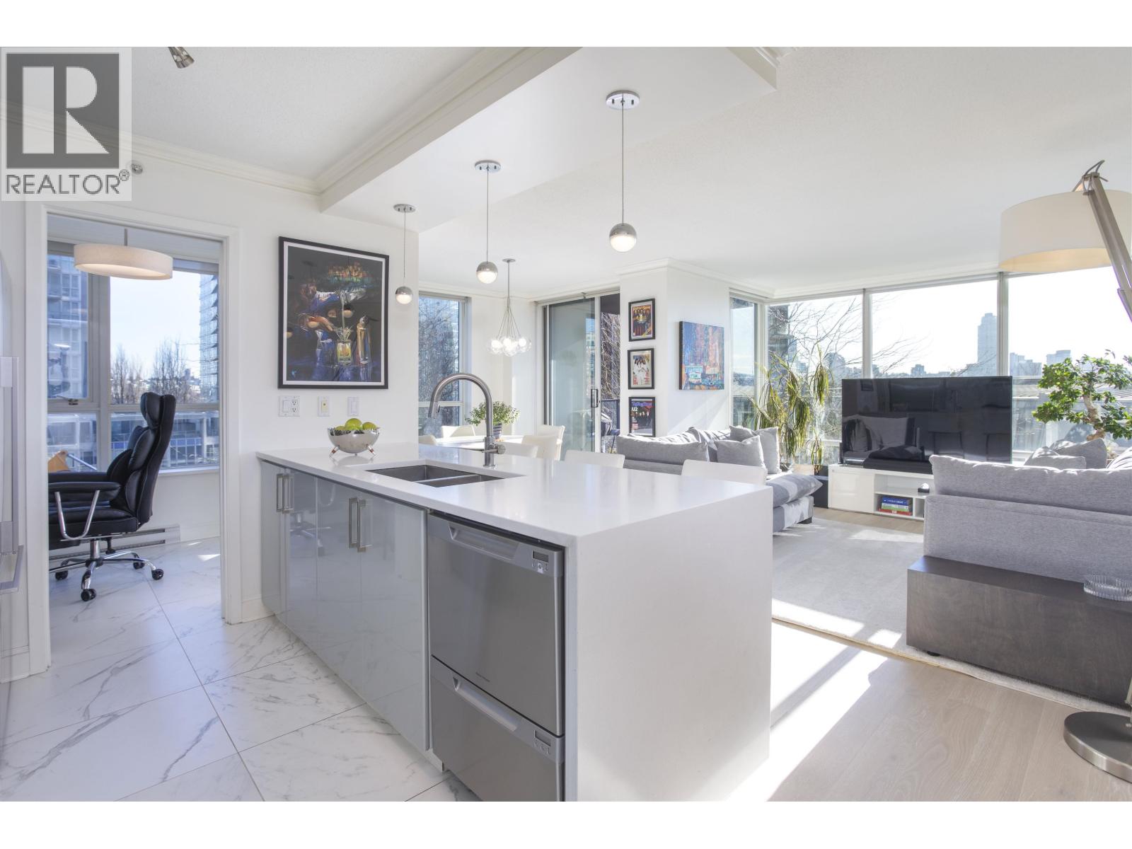 302 1438 RICHARDS STREET