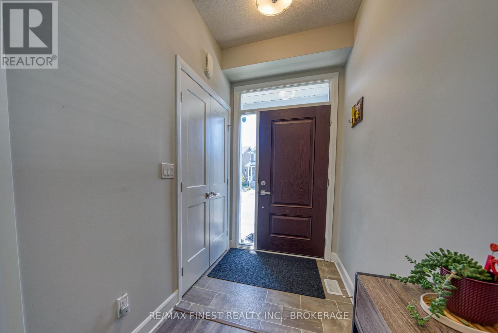 1372 ANDERSEN DRIVE