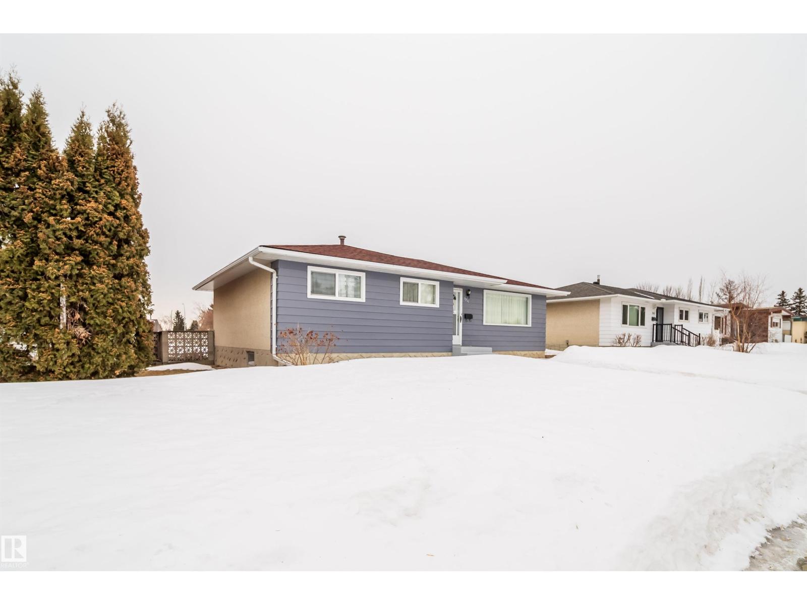 7911 145 Ave AV NW NW