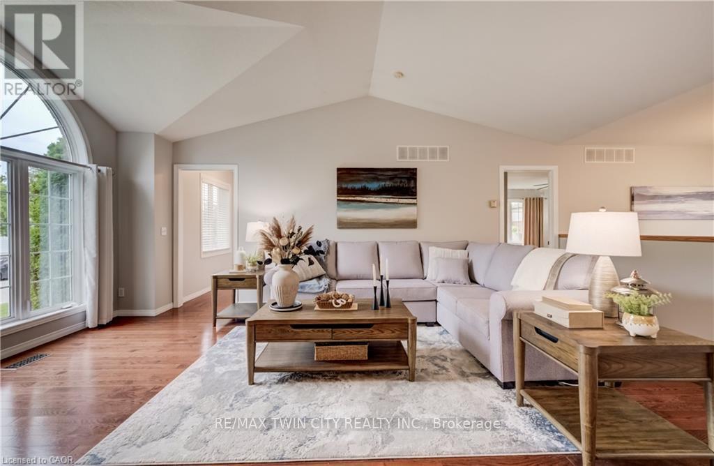 27 CHANDOS DRIVE