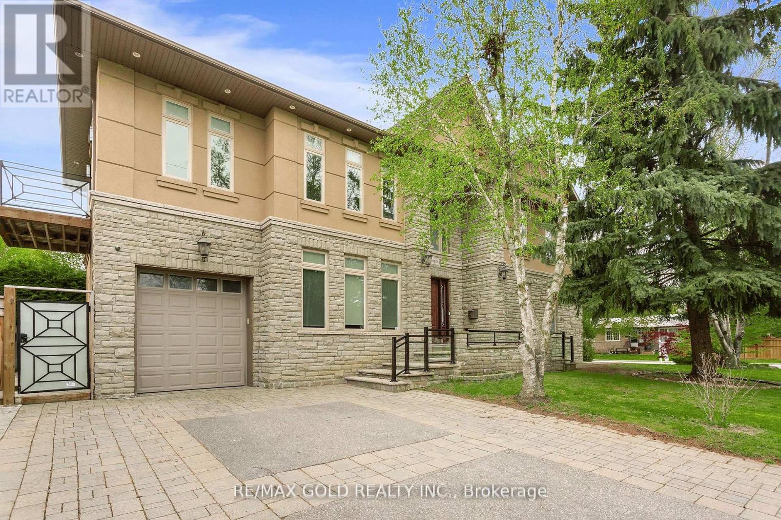 1 LISSOM CRESCENT