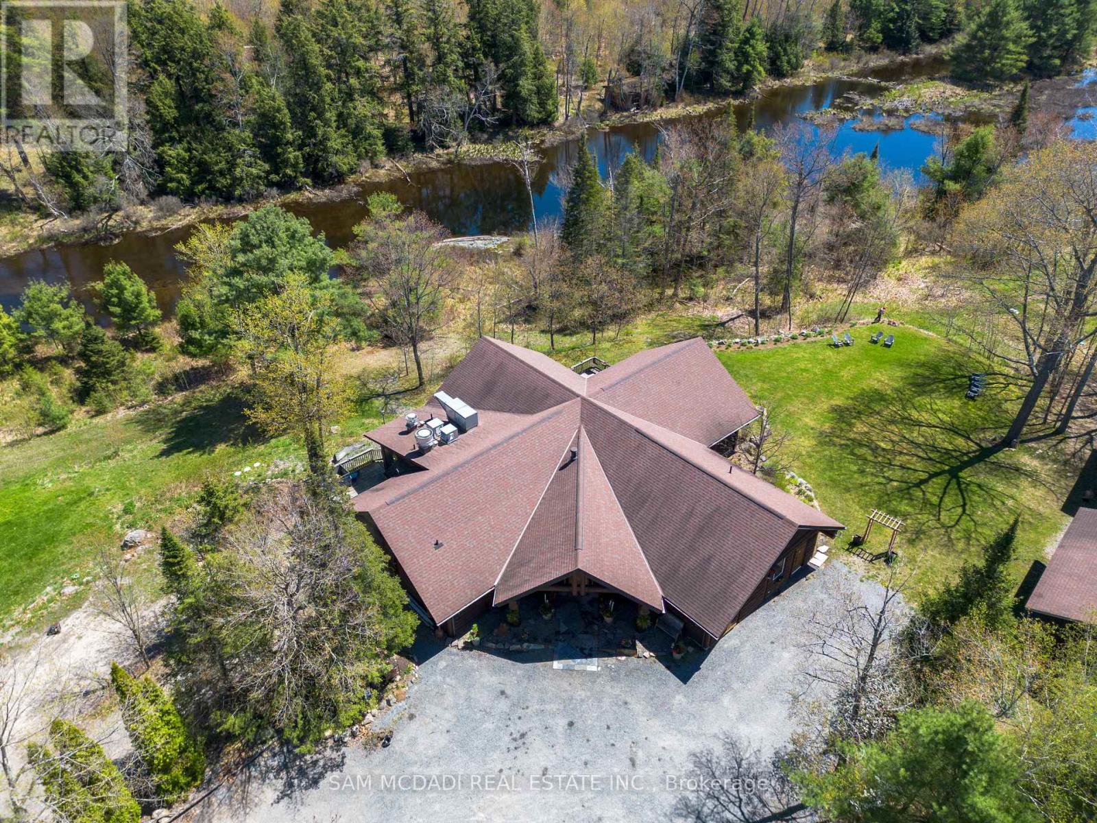 9 LITTLE BEAVER BOULEVARD