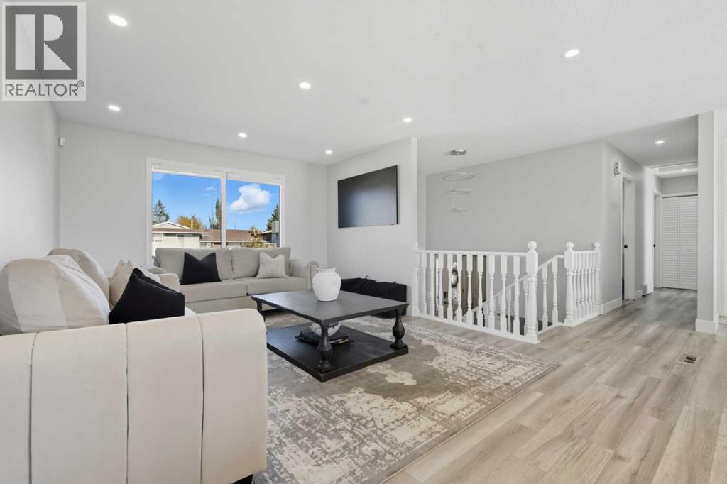 211 Pinetree Place NE