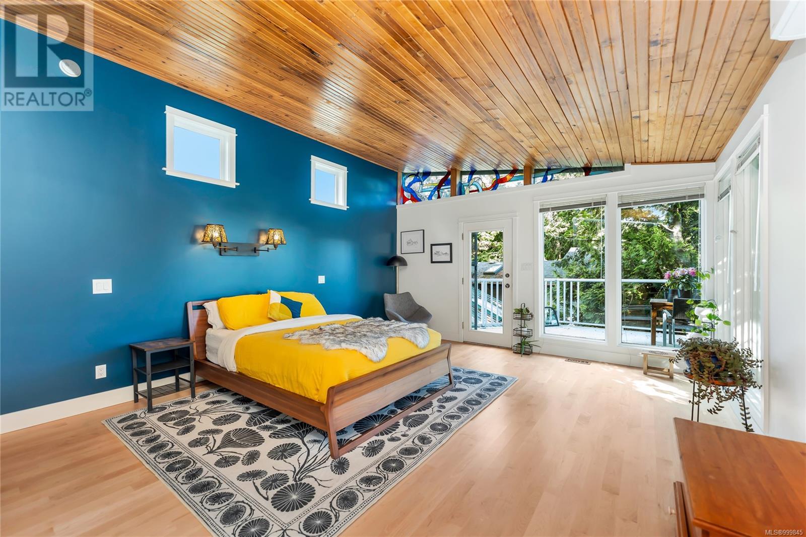 307 View Royal Ave