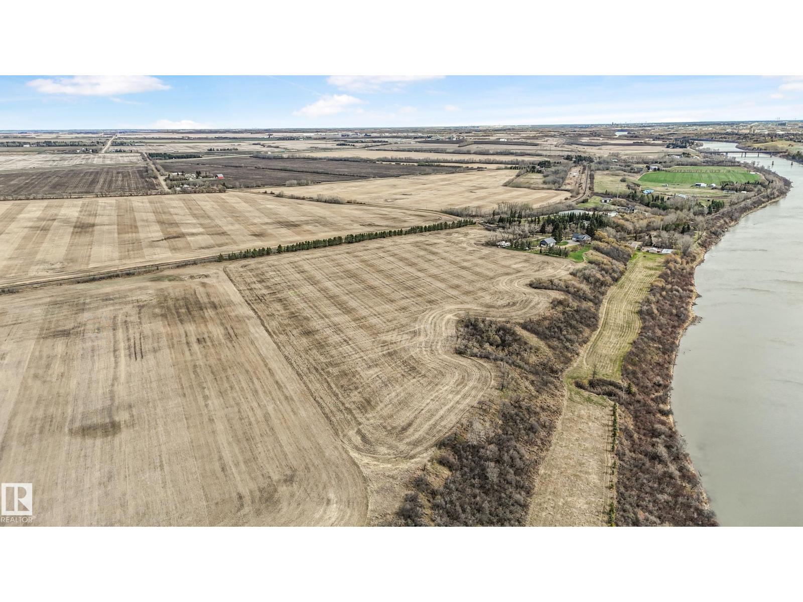 Old Fort Trail Lamoureux DR