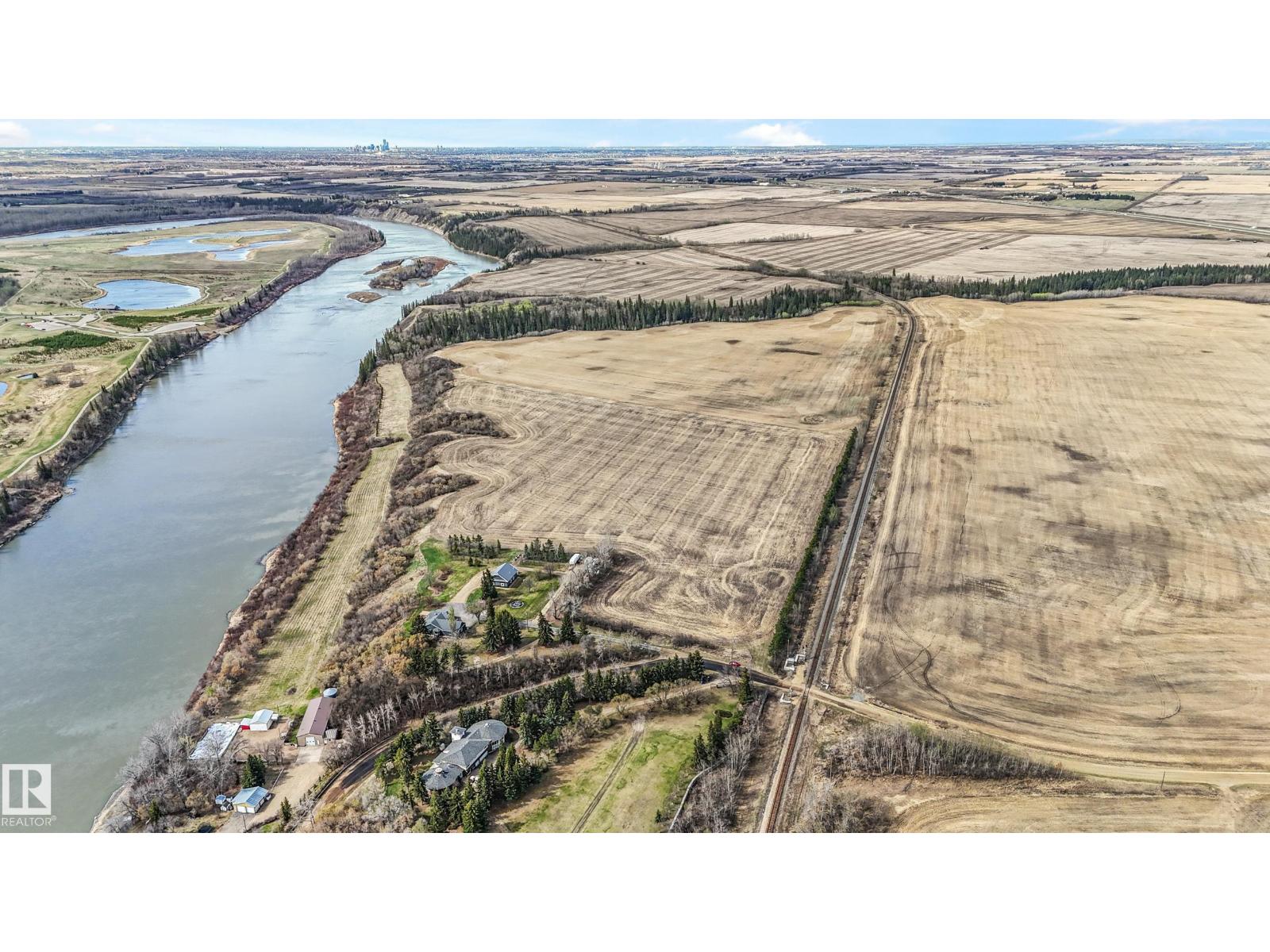 Old Fort Trail Lamoureux DR