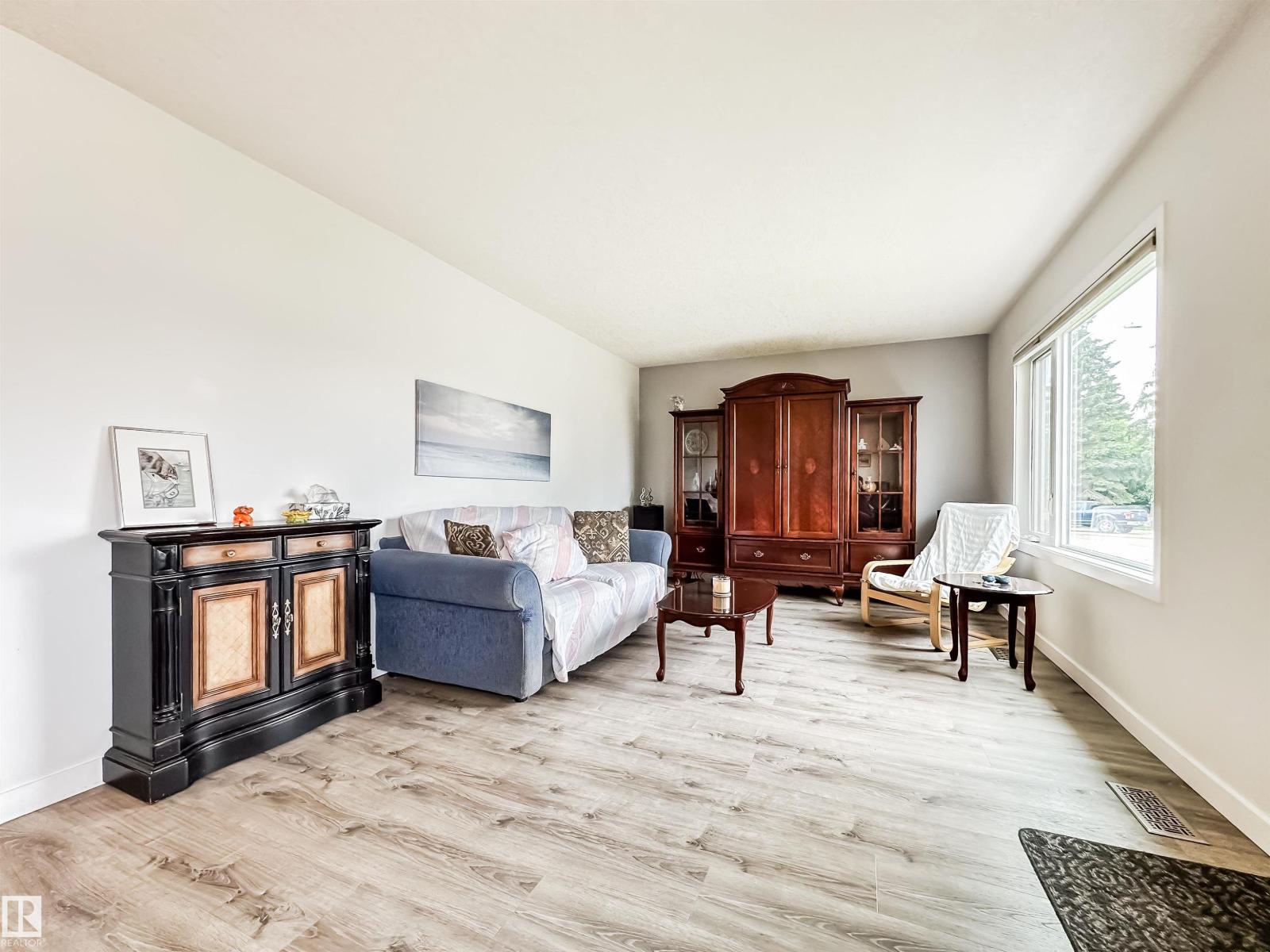10556 162 ST NW