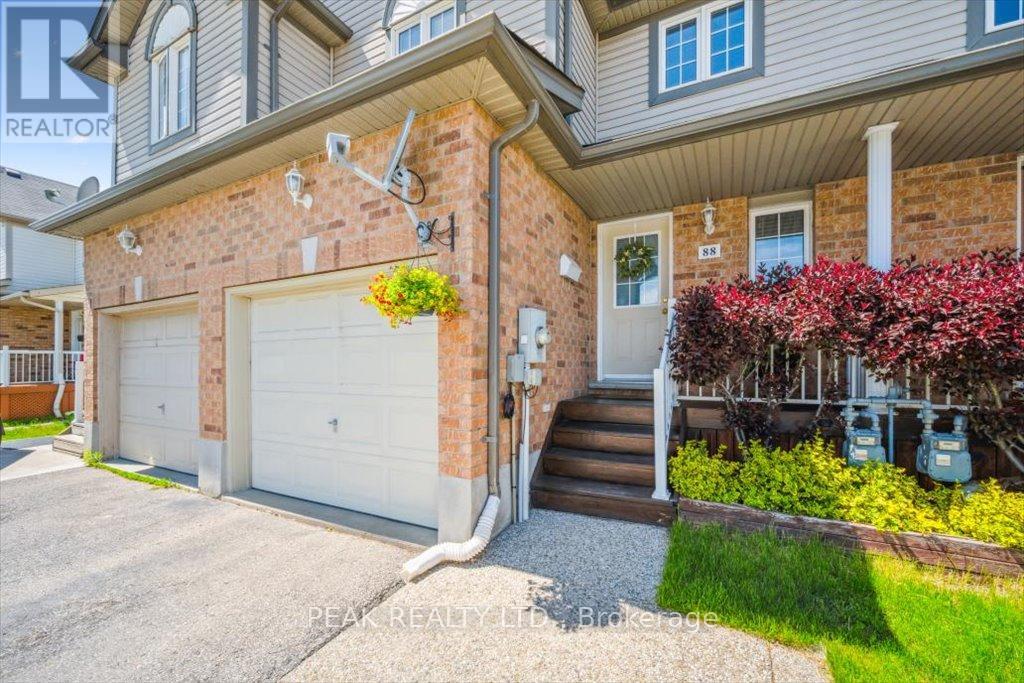 88 FOXGLOVE CRESCENT