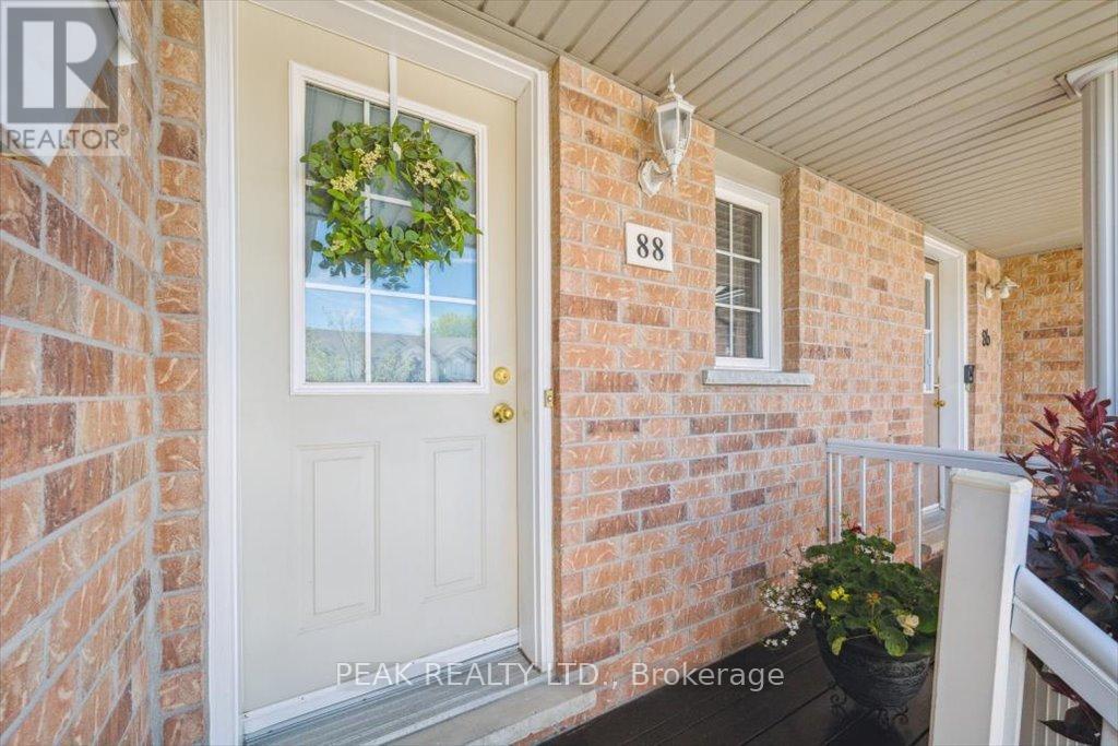 88 FOXGLOVE CRESCENT